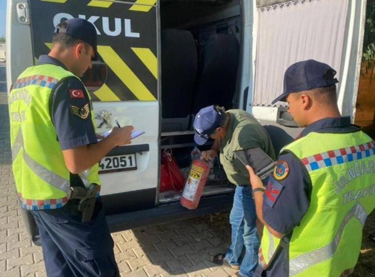 Bakan Yerlikaya paylaştı! 3 bin 996 okul servisine ceza