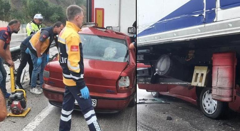 Tokat'ta korkunç kaza! Otomobil, TIR'ın altına girdi; 3 ölü