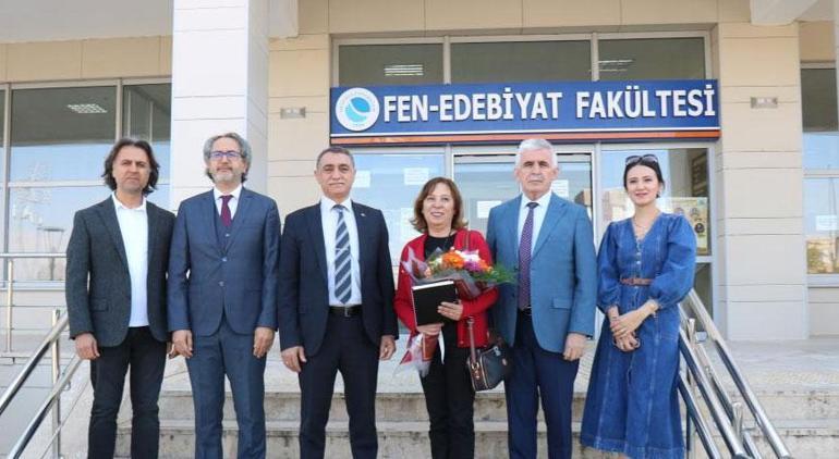 47 yıllık üniversite özlemi son buldu! 65 yaşında öğrenci oldu