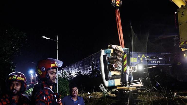 Ölüm treni! Bangladeş’te katliam gibi kaza: Çok sayıda ölü ve yaralı var