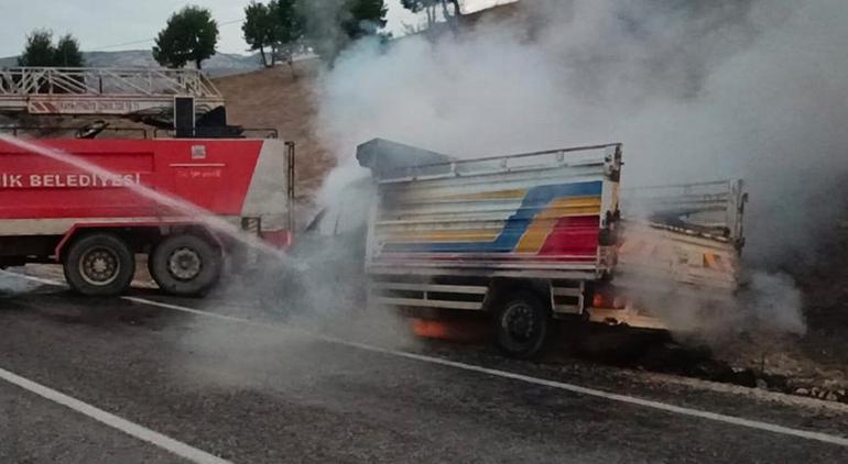 Bir anda alev topuna döndü! Son saniyede kurtuldular