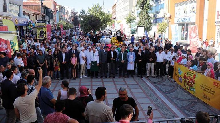 Edirne'de metrelerce kuyruk havadan görüntülendi! 1 ton ciğer dağıtıldı