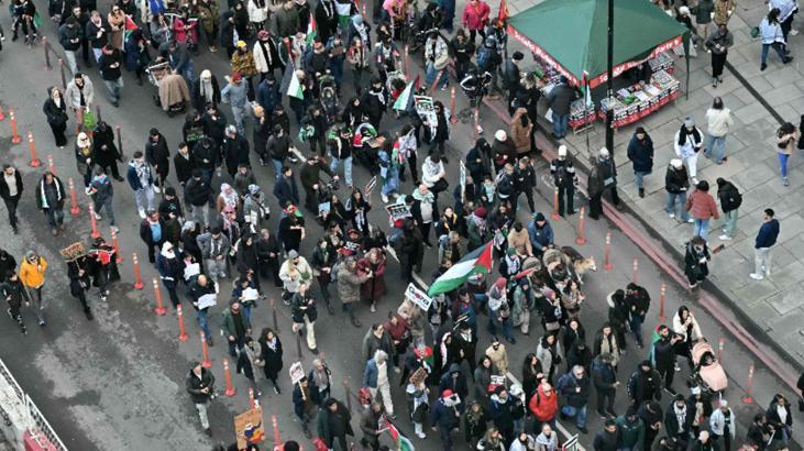 Fotoğraflar Avrupa'nın iki kentinden! Gazze için sokağa çıktılar