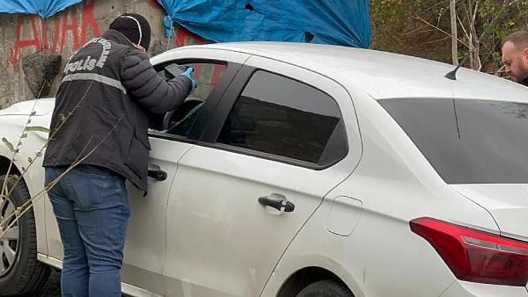 İstanbul'da gizemli araç! Kurşun izleri, cadılar bayramı maskesi...