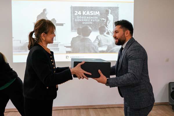 Demirören Medya Lisesi 24 Kasım'da şehit edilen öğretmenleri unutmadı