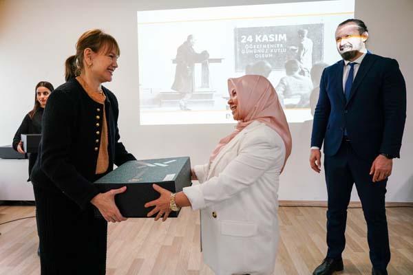 Demirören Medya Lisesi 24 Kasım'da şehit edilen öğretmenleri unutmadı