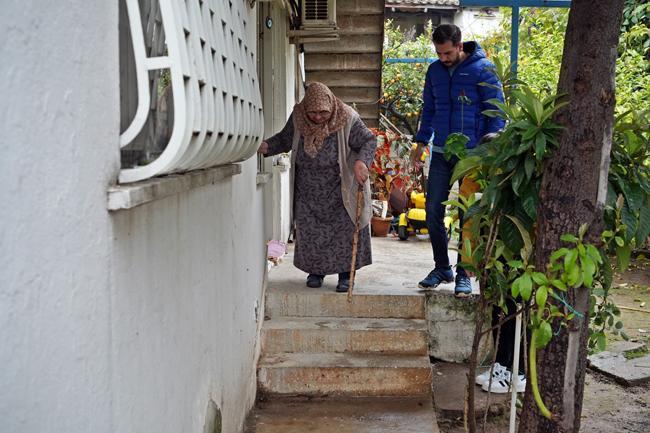 Bir mahallenin 34 santimle imtihanı: Caddeye çıkabilmek için kilo almaya korkuyorlar