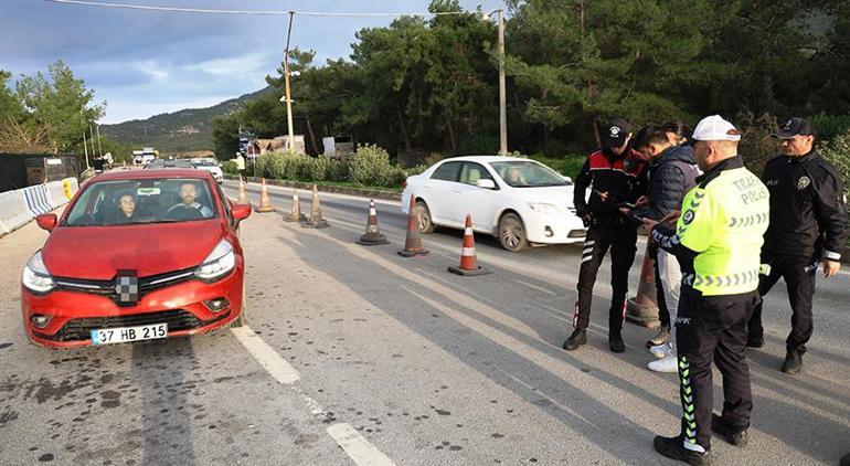 Bodrum'da yılbaşı hazırlıkları başladı! İlçeye 10 bin araç giriş yaptı