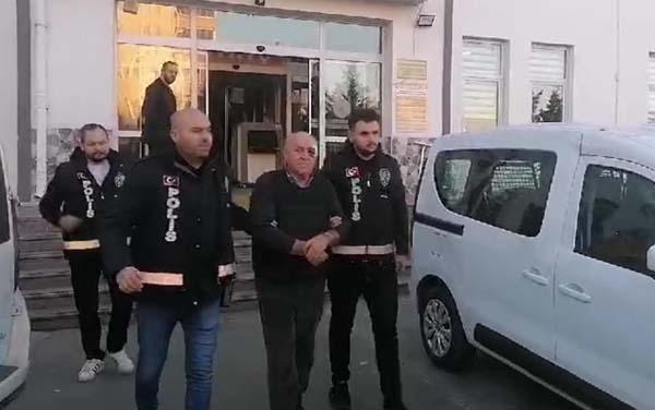 Trafikte dehşet! Aracıyla ters yöne girdi, tartıştığı sürücüyü öldürdü