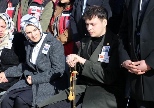 Şehit annesinden cenazede Özgür Özel'e tepki... Şehidin acı mesajı ortaya çıktı: Yine ölmedim