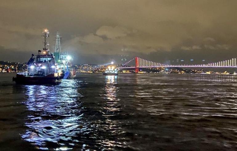 İstanbul Boğazı'nda arıza yapan gemi kurtarıldı