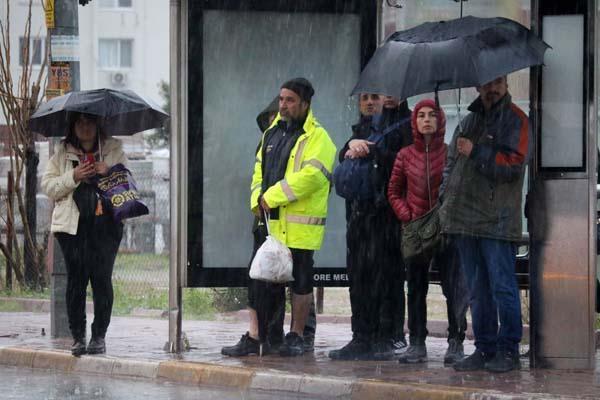 Son dakika! Antalya'daki sel felaketinden acı haber! Bir kişinin cansız bedeni otomobilde bulundu