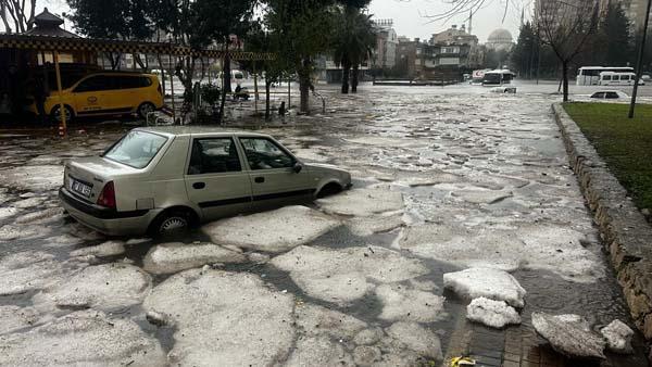 Son dakika! Antalya'daki sel felaketinden acı haber! Bir kişinin cansız bedeni otomobilde bulundu