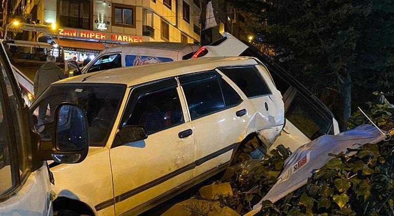 Virajı alamayan araç çay bahçesine uçtu!