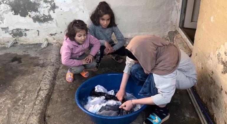 Anneleri evi terk etti! Bir paket makarna 6 kardeşin hayatını değiştirdi