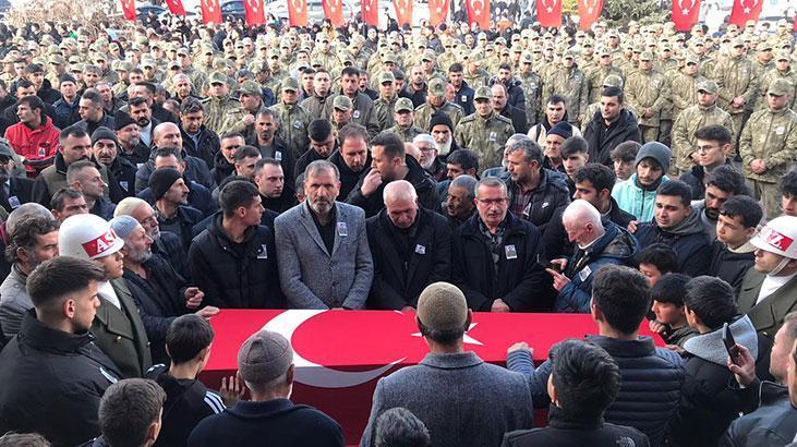 Şehit Ay, Erzincan'da son yolculuğuna uğurlandı