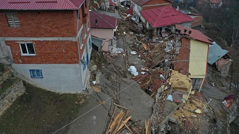 900 nüfuslu köy ikiye ayrıldı! Jeolojik inceleme sonrası taşınıp, taşınmayacağı belli olacak