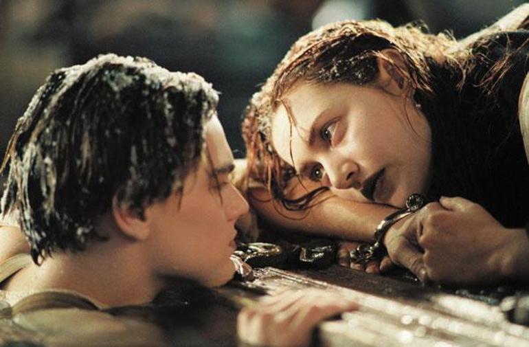 Titanic'teki meşhur kapı rekor fiyata satıldı!