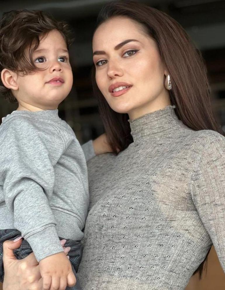 Fahriye Evcen küçük oğlu Kerem ile yeni pozlarını paylaştı!