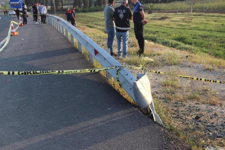 2 gençten acı haber! Bariyerlere çarpan motosiklet dere yatağına uçtu