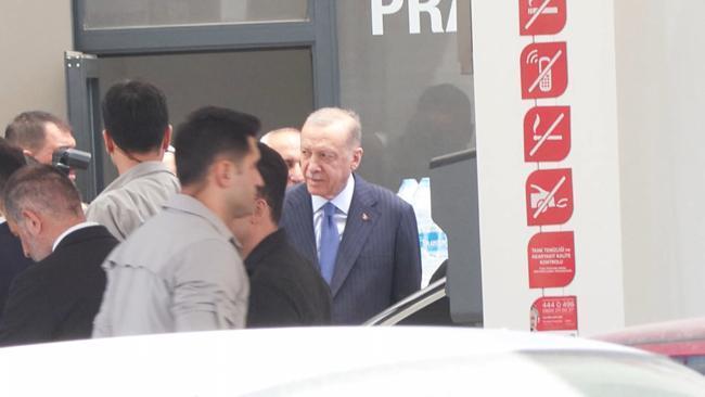 Cumhurbaşkanı Erdoğan'dan darbedilen öğretmene 'geçmiş olsun' telefonu